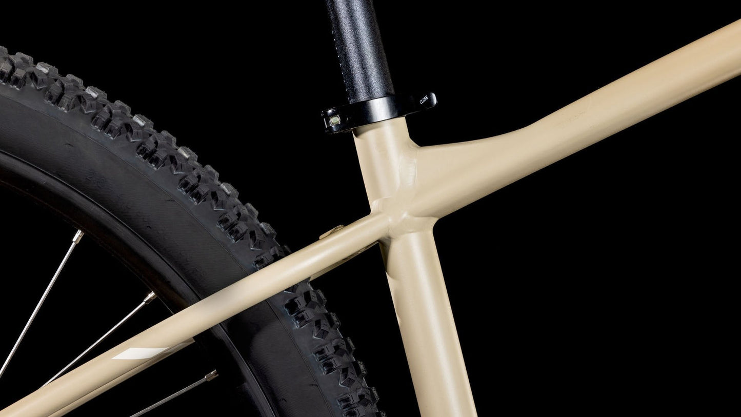 Bicicleta Cube Aim Pro (2025)
