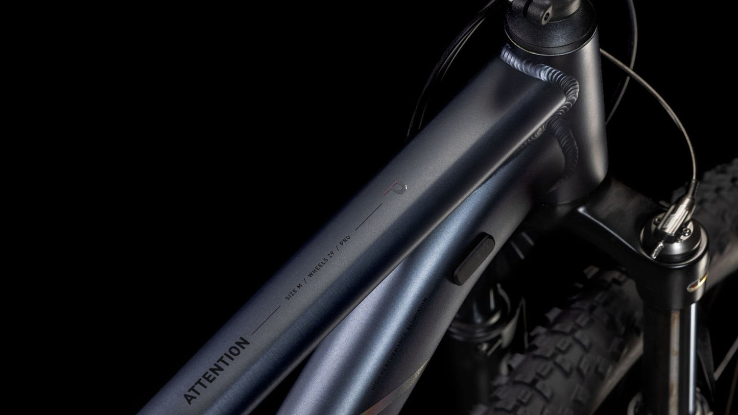 Bicicleta Cube Attention Pro (2025)