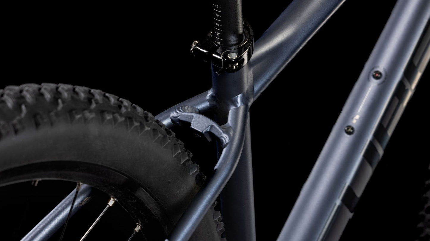 Bicicleta Cube Attention Pro (2025)