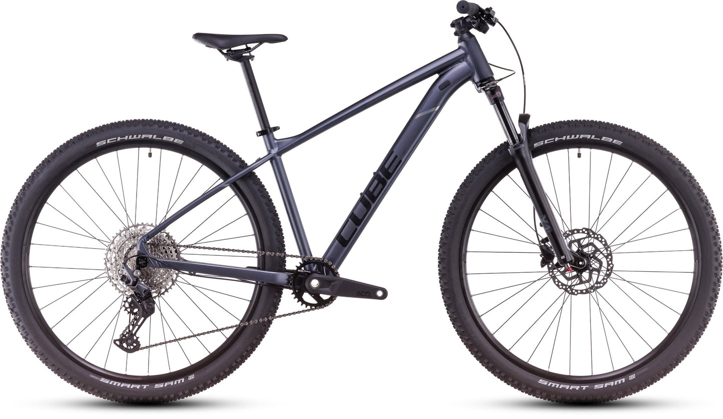 Bicicleta Cube Attention Pro (2025)