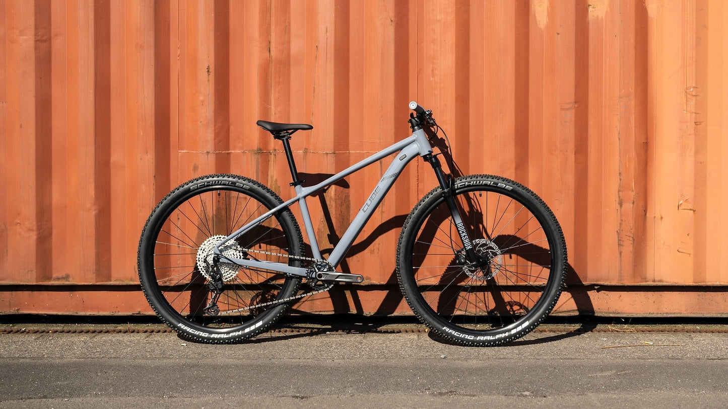 Bicicleta Cube Reaction Pro (2025)