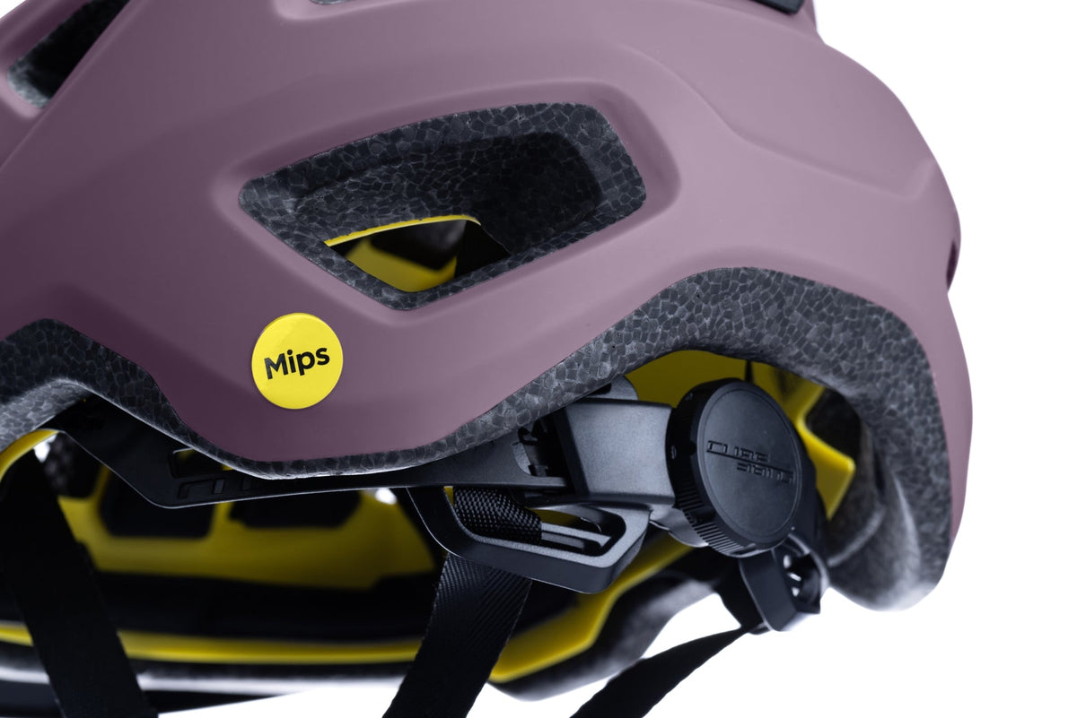 Casco cube ATX fleet rosa claro.