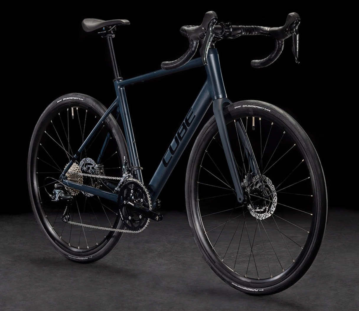 Attain Race Night & black 2025.