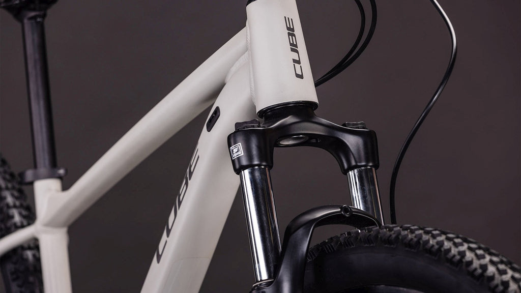 Bicicleta Cube Aim Pro