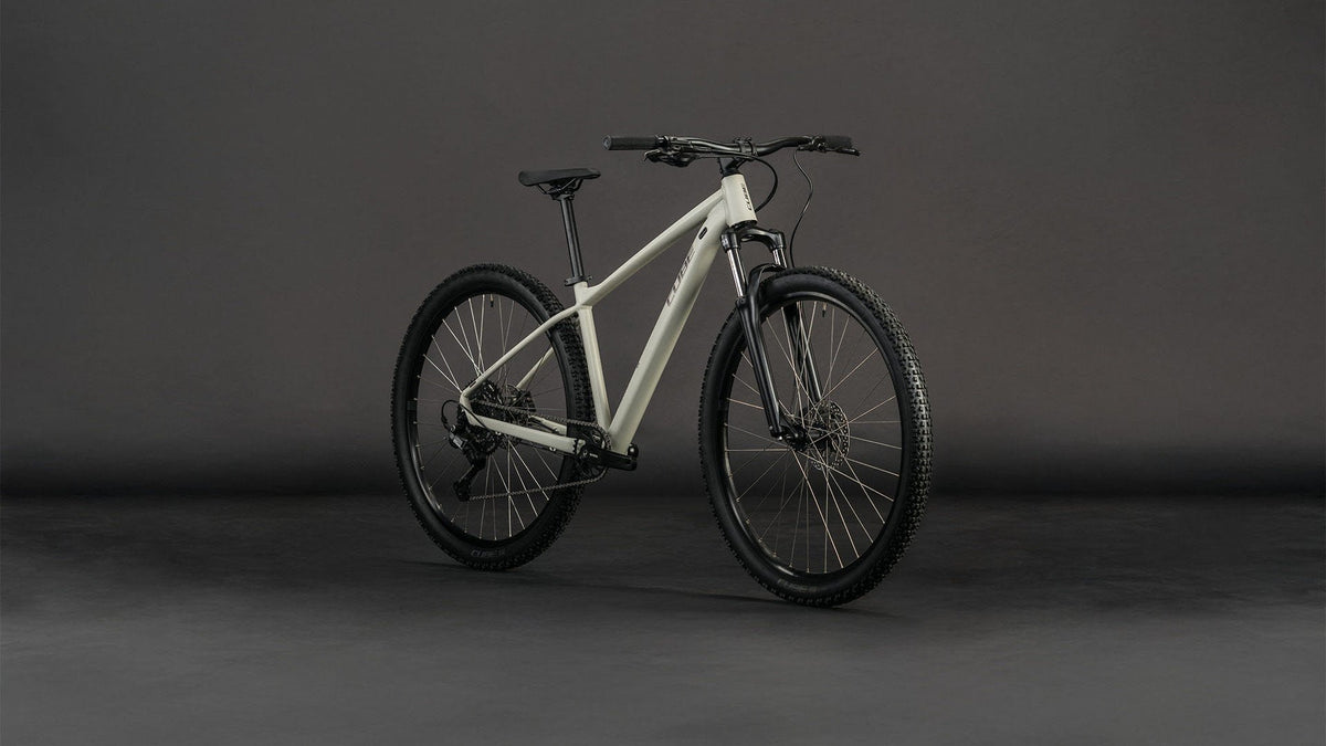 Bicicleta Cube Aim Pro